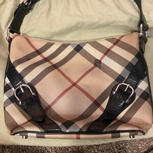 Authentic Burberry purse. Original Burberry check pattern.